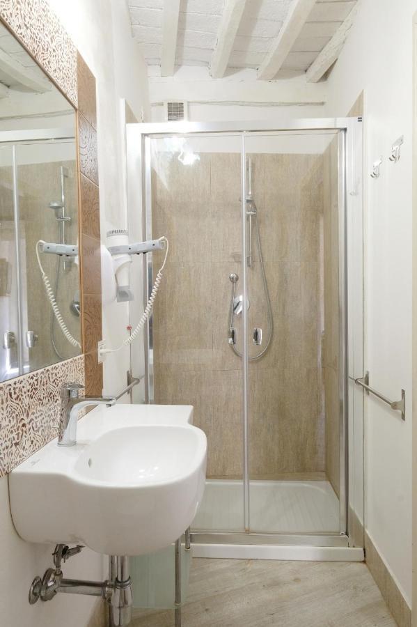 La Boheme Suite With Ac And Wifi Lucca Bagian luar foto